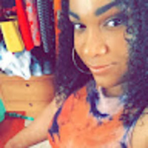 Meet your Posher, Leonela